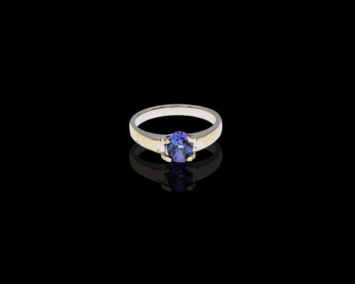 18ct (3.7 grams) White Gold 0.89ct Tanzanite Oval Shape Center stone ring