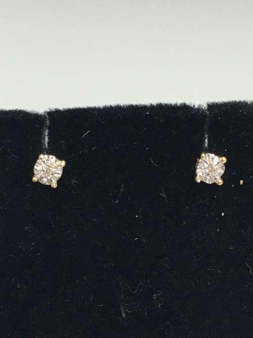 0.7 grams 9 carat White Gold Illusion Set Diamond Studs