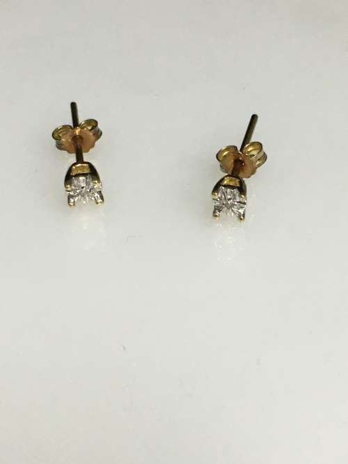 0.7 grams 9 carat White Gold Illusion Set Diamond Studs