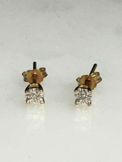 0.7 grams 9 carat White Gold Illusion Set Diamond Studs