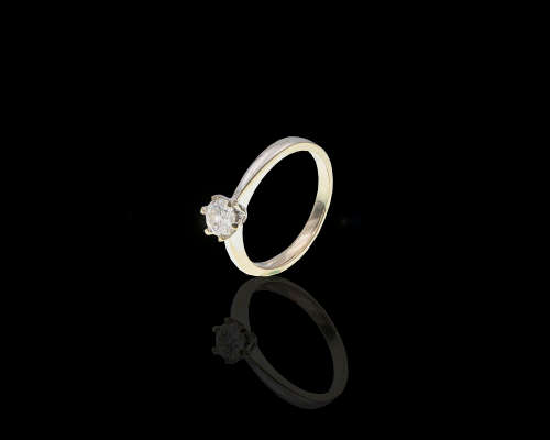 2.5 grams 18 carat White Gold Diamond Solitaire Ring