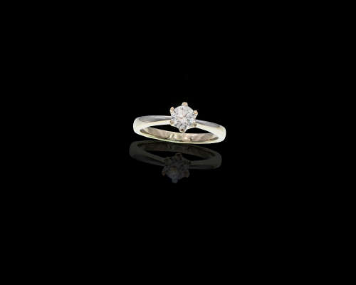 2.5 grams 18 carat White Gold Diamond Solitaire Ring