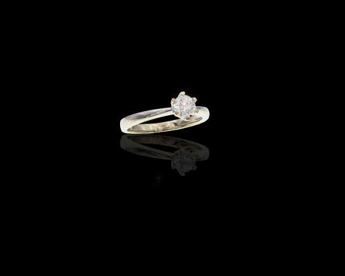2.5 grams 18 carat White Gold Diamond Solitaire Ring