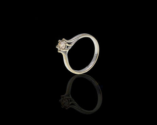 2.9 grams 18 carat White Gold Diamond Solitaire Ring
