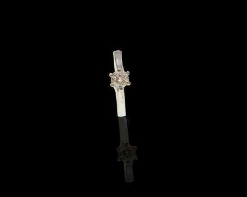 2.9 grams 18 carat White Gold Diamond Solitaire Ring