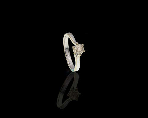 2.9 grams 18 carat White Gold Diamond Solitaire Ring