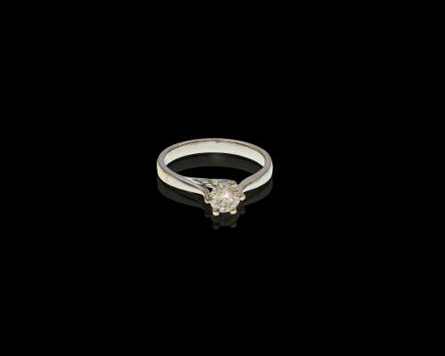 2.9 grams 18 carat White Gold Diamond Solitaire Ring