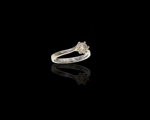 2.9 grams 18 carat White Gold Diamond Solitaire Ring