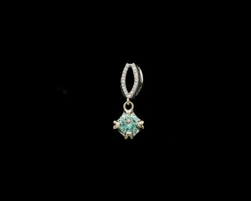 1.3 grams 18 carat White Gold and Diamond Pendant