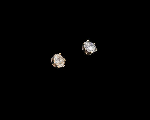 2.2 grams 18 carat Two Tone (Yellow And White Gold Diamond Stud Earrings