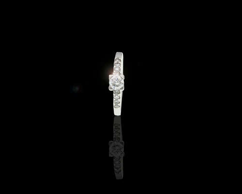 2.4 grams 18 carat Diamond Engagement Ring