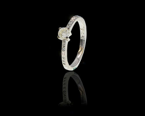 1.7 grams 9 carat White Gold Diamond Engagement Ring
