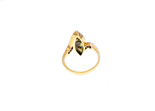 3 grams 14 carat Yellow Gold Vintage Diamond and Enamel Ring with a Pearl
