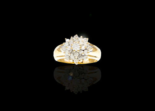 4.9 grams 14 carat Yellow Gold Diamond Cluster Ring