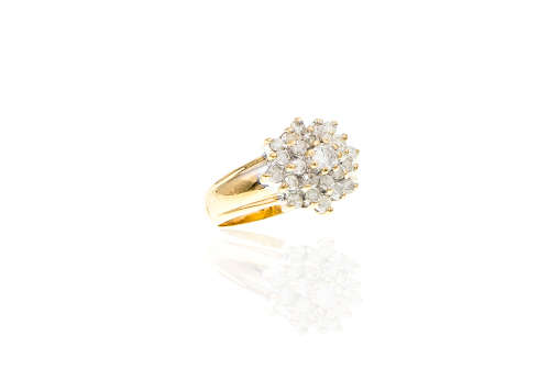 4.9 grams 14 carat Yellow Gold Diamond Cluster Ring