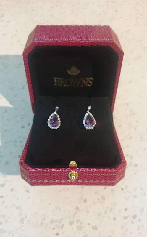 BROWNS true love jewelry set