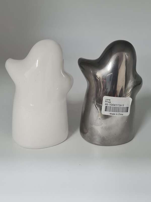 Salt and pepper set