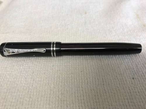 Pen Wyvern Button Filler England 14ct Gold Nib