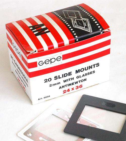 Box of 20  GEPE glass slide mounts NEW (unused) B