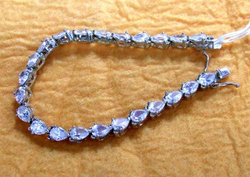 Nice Heart shaped Silver Ladies Bracelet