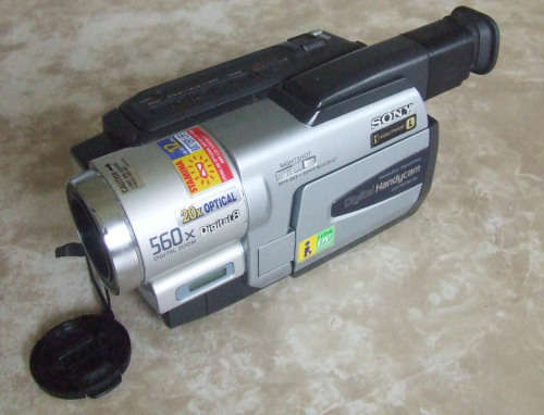 Sony Digital 8 Video Camera DCR-TRV130E