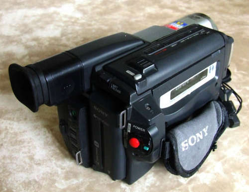 Sony Digital 8 Video Camera DCR-TRV130E