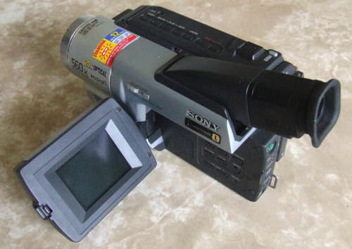 Sony Digital 8 Video Camera DCR-TRV130E