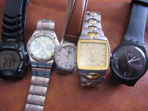 5 X BAT WRISTWATCHES ALL WORKING..1 SEIKO CRYSTAL + OTHERS