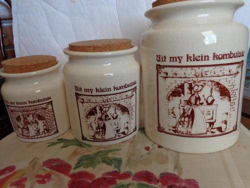BAIE MOOI OU HOUERS VIR DIE KOMBUIS ..KERSGESKENK.???