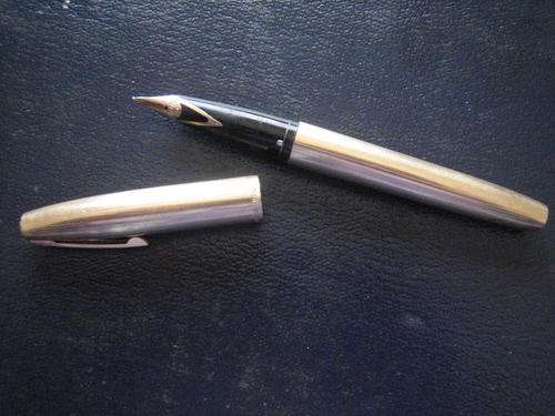 12k gold-filled Sheaffer/Fountain pen with 14k nib.looksee.U.S.A.