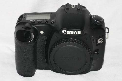 Canon EOS 30D Semi Pro Camera in Outstanding condition !!!