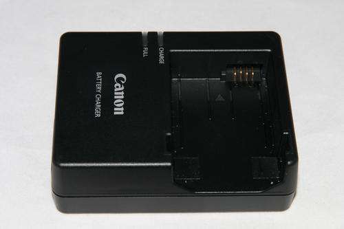 Canon genuine LC-E8E  Battery Charger for Canon 550D, 600D, 650D, 700D