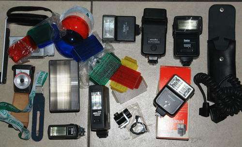Flash Bundle with Sync Cords, Flash Bracket, Diffusers and Light Meter