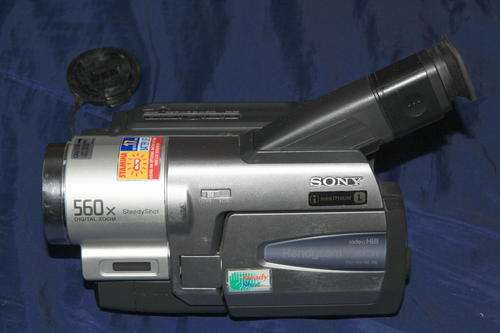 Sony Handycam Hi8 Video Camera CCD-TRV78E