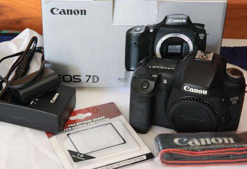 Canon EOS 7D ***Excellent condition - only 12000 pictures taken***