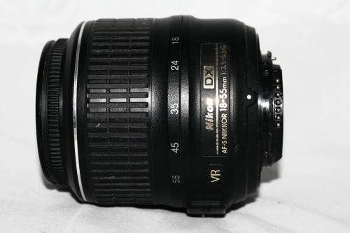 Nikon AF-S 18-55mm f/3.5-5.6 G ED VR DX