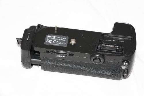 Nikon D7000 Meike MK-D7000 Battery Grip & genuine EN-EL15 Nikon Battery