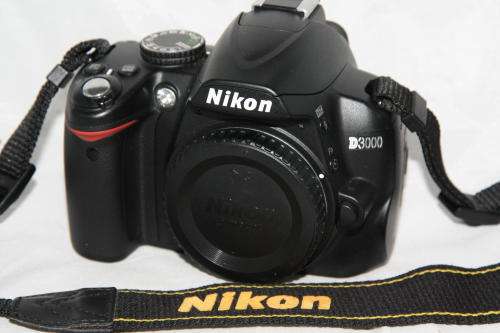 Nikon D3000 ***only 2600 photos taken with the camera****