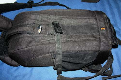 Lowepro Flipside 200 Backpack Bag ***Ideal for camera body with a long lens like 150-600mm***