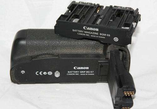 Canon EOS 7D battery grip BG-E7 ***genuine Canon***