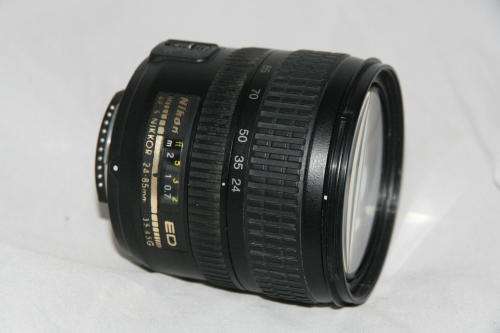 Nikon AF 24-85mm f/3.5-4.5 G FX ***lens not clean inside***