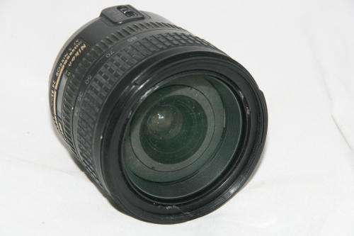 Nikon AF 24-85mm f/3.5-4.5 G FX ***lens not clean inside***