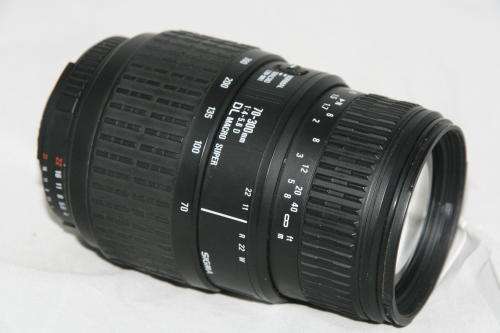 Sigma 70-300mm f/4-5.6D DL Macro Super Nikon ***lens not clean inside***