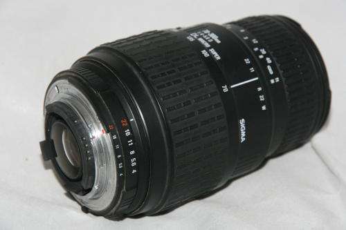 Sigma 70-300mm f/4-5.6D DL Macro Super Nikon ***lens not clean inside***