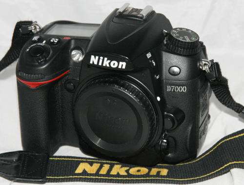Nikon D7000 ***only 12500 photos taken with the camera****