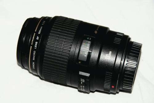Canon EF 100mm f/2.8 USM Macro
