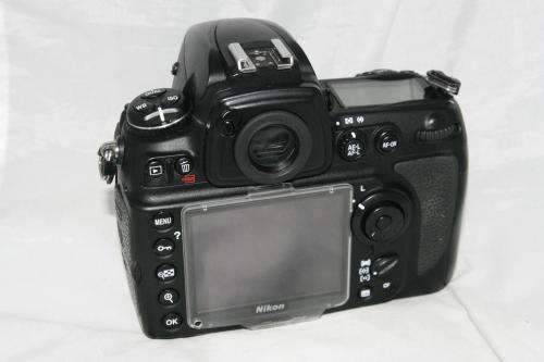 Nikon D700 FULL FRAME ***less than 25000 photos taken with the camera****