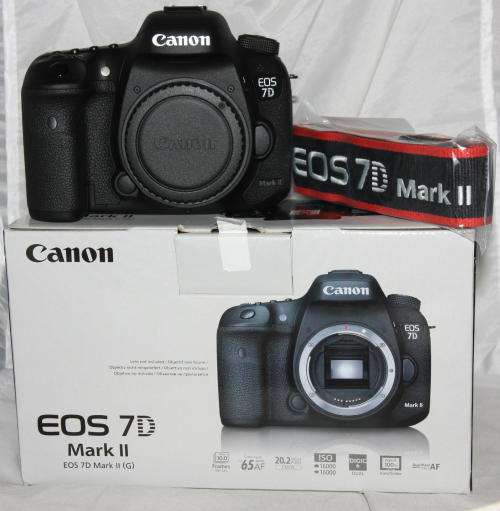 Canon EOS 7D ii (mark 2) Latest model ***Less than 2000 actuations***