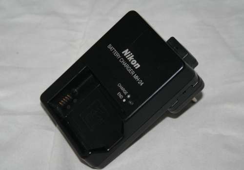 Nikon genuine MH-24 Charger
