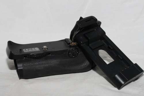 Nikon genuine MB-D10 battery grip for Nikon D300, D300s  and D700